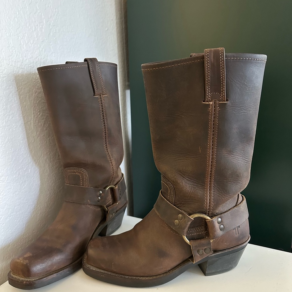 GUD Frye Harness Boots 12R in Smoke Brown